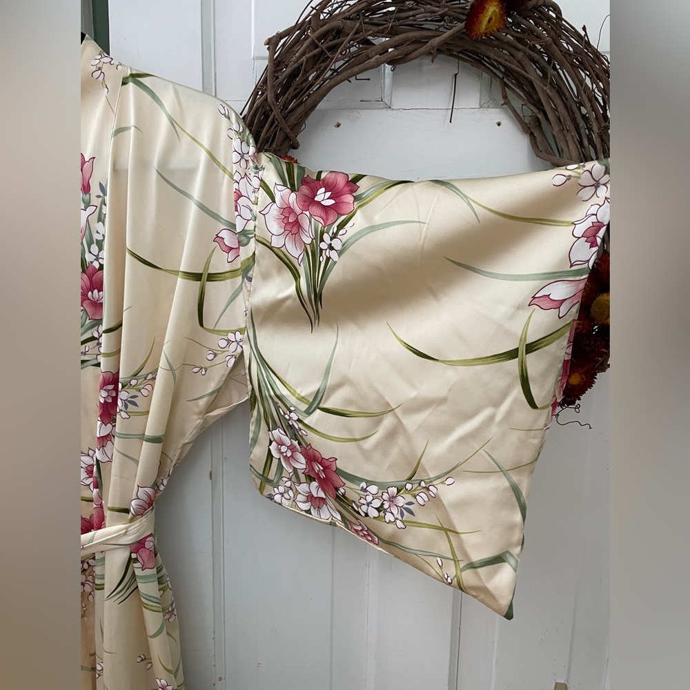 Kimono Style Robe One Size Fits Most - Picture 3 of 11